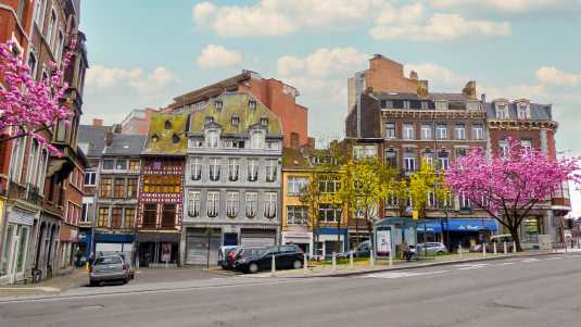 Im französischsprachigen Teil Belgiens, der Wallonie, ist Lüttich oder wie die Stadt auf Französisch heißt Liège mit den zahlreichen historischen Bauwerken eine Besonderheit historische bauwerke, belgien, lüttich, liege
