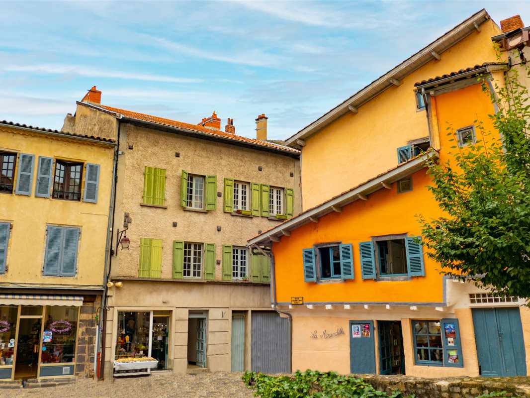 Malerische Gassen und herrliche Landschaft - Das ist Brioude in der Auvergne