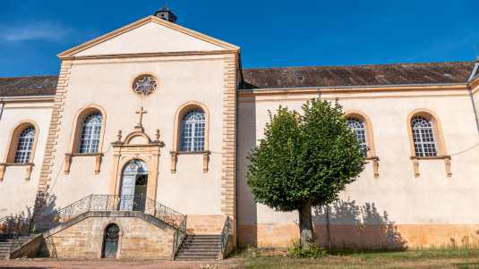 Mit seiner klassizistischen Fassade ist das Hôtel Dieu in Cluny ein Highlight historische bauwerke, frankreich, cluny, hotel dieu