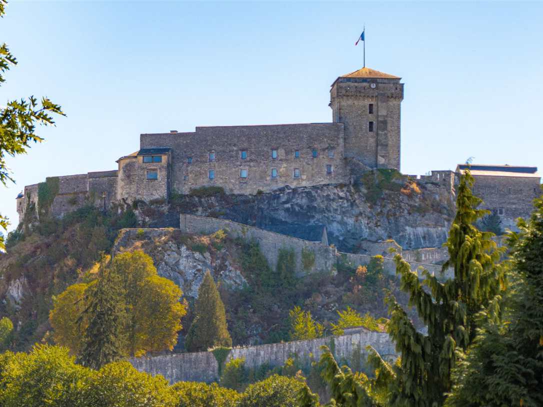 historische bauwerke, frankreich, lourdes, Château fort de Lourdes