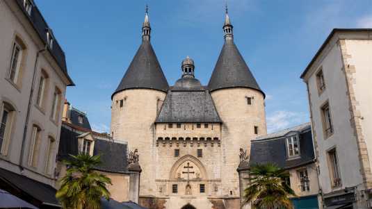 Darf auf keiner Stadtführung fehlen: Das Porte de la Craffe historische bauwerke, frankreich, nancy, porte de la craffe