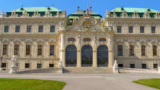 Vom Belvedere hat man einen schönen Blick auf Wien und die anderen Sehenswürdigkeiten der Stadt Historische Bauwerke, Österreich, Wien, Belvedere, Schloss