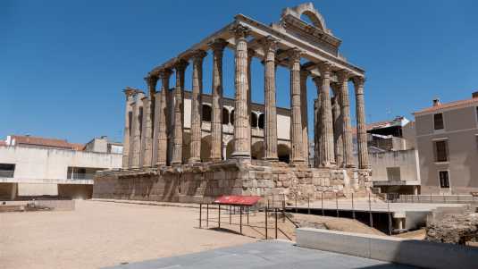 Merida ist voll von römischen Sehenswürdigkeiten, der Tempel der Diana ist einer davon und ein Highlight in Spanien Historische Bauwerke, Spanien, Merida, Tempel, römisch