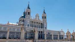 historische bauwerke, spanien, madrid, almudena kathedrale